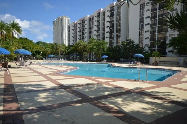 3 of 19 - 17021 N Bay Road #316, Sunny Isles Beach, FL
