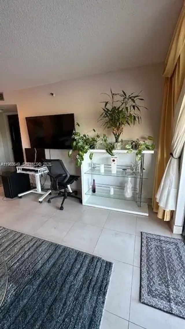 4 of 14 - N/A, Pembroke Pines, FL