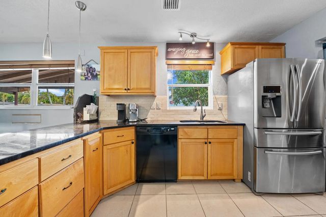 5 of 25 - 5554 Sw 6th Street, Margate, FL