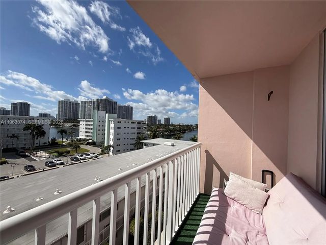 2 of 17 - 3161 S Ocean Drive #608, Hallandale Beach, FL