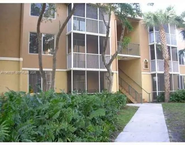 4055 W Mcnab Road #h303, Pompano Beach