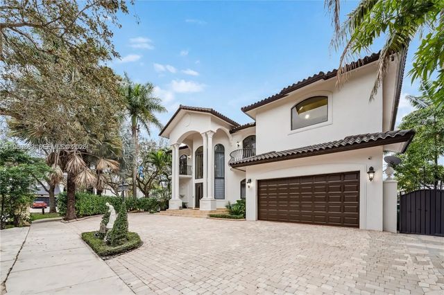 4 of 71 - 8200 Nw 163rd Street, Miami Lakes, FL