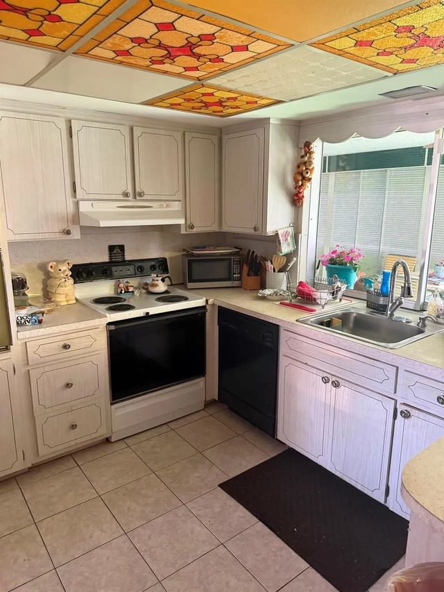 2 of 16 - 626 S Crescent Drive, Hollywood, FL
