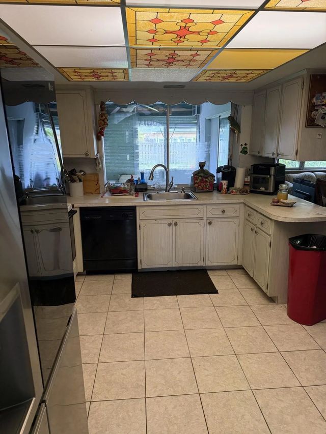 4 of 16 - 626 S Crescent Drive, Hollywood, FL