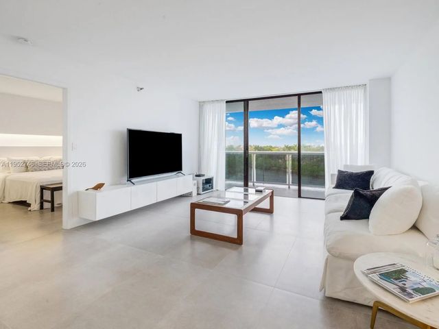 3 of 26 - 20505 E Country Club Drive #531, Aventura, FL