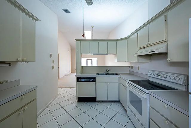 4 of 17 - 7667 Se Sugar Sand Circle, Hobe Sound, FL