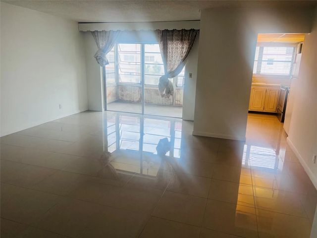 2 of 21 - 4046 Nw 19th Street #203, Lauderhill, FL
