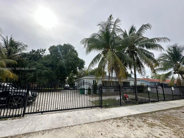 1128 Nw 101st Street, Miami