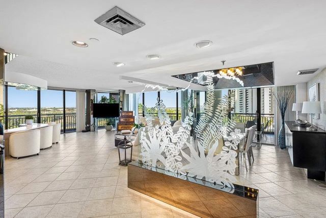 2 of 23 - 2427 Presidential Way #701, West Palm Beach, FL