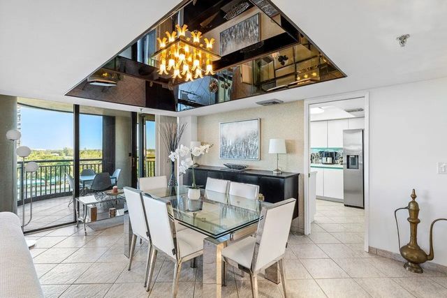 5 of 23 - 2427 Presidential Way #701, West Palm Beach, FL