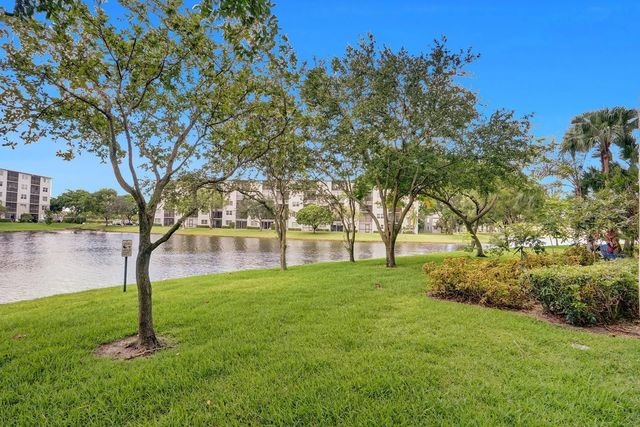4 of 18 - 2334 S Cypress Bend Drive #907, Pompano Beach, FL