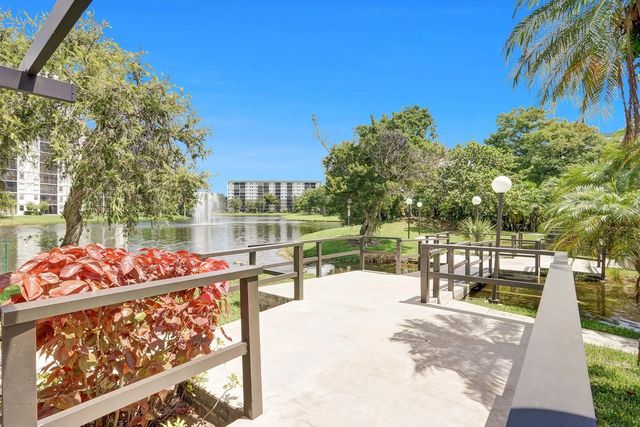5 of 18 - 2334 S Cypress Bend Drive #907, Pompano Beach, FL