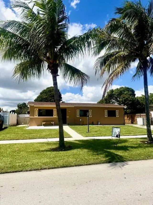 2 of 32 - 1481 Sw 7th Terrace, Deerfield Beach, FL