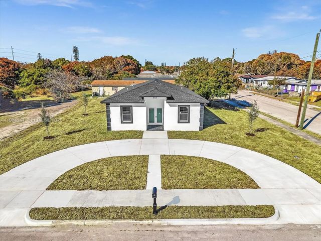 2 of 60 - 803 N 20th Street, Fort Pierce, FL