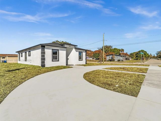 3 of 60 - 803 N 20th Street, Fort Pierce, FL