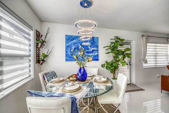 4 of 13 - 330 Andover M, West Palm Beach, FL