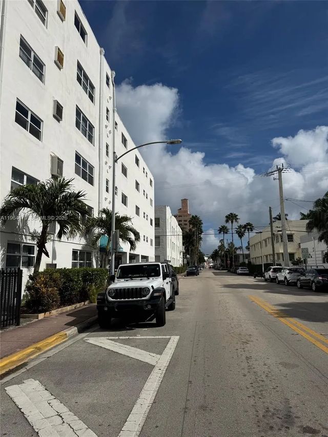 5 of 15 - 801 Meridian Avenue #3b, Miami Beach, FL