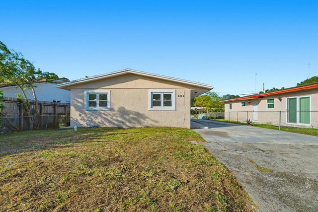 5649 Sw 36th Court, West Park