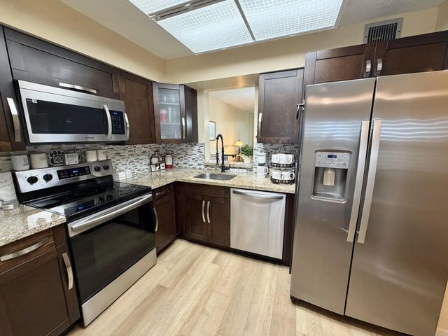 2 of 25 - 7320 Lake Cir Drive #204, Margate, FL