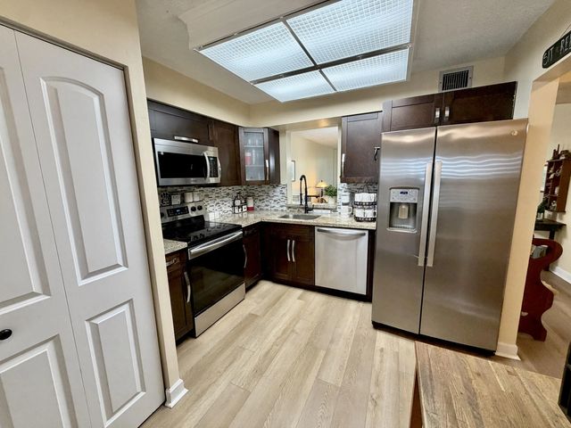 4 of 25 - 7320 Lake Cir Drive #204, Margate, FL