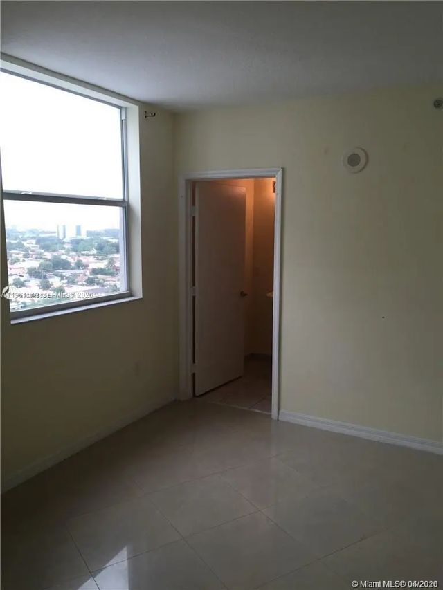 5 of 14 - 1 Glen Royal Parkway #1404, Miami, FL