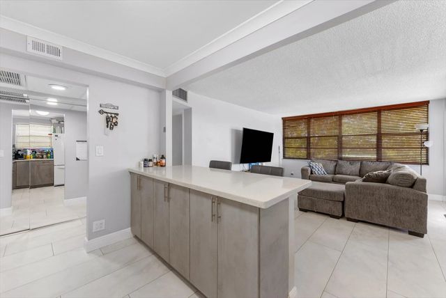 5 of 30 - 2751 Taft Street #403, Hollywood, FL