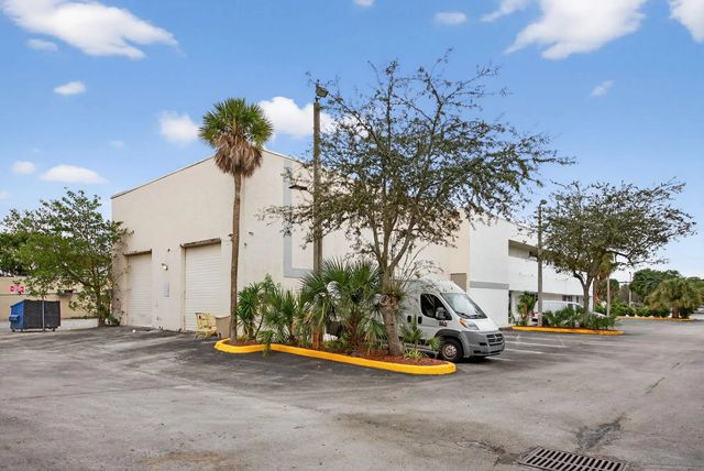 4 of 39 - 2800 N State 7 Road, Margate, FL