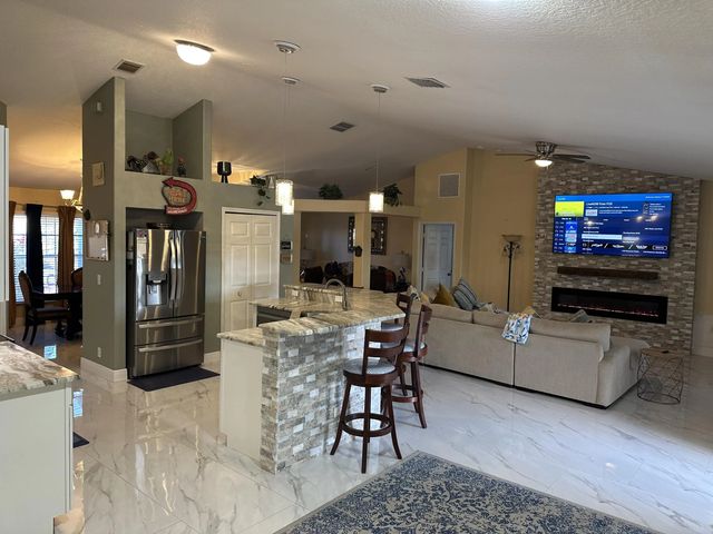 4 of 29 - 4239 Sw Callicoe Street, Port St. Lucie, FL