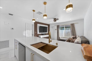 Photo of Listing #F10551717