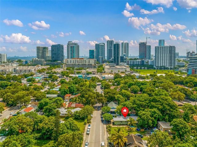 120 Nw 32, Miami