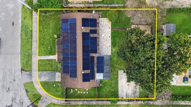 3 of 19 - 1110 Ne 204th Terrace, Miami, FL