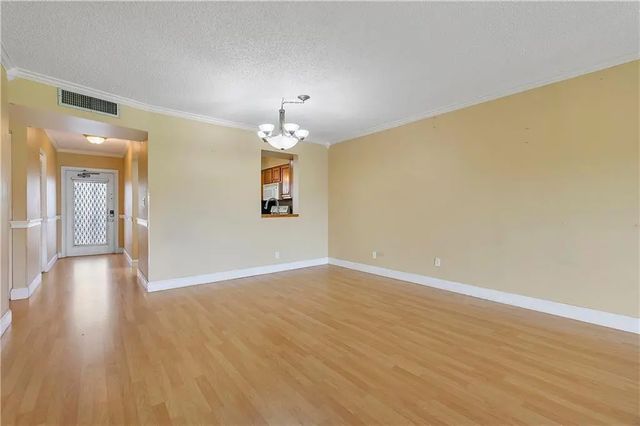 5 of 19 - 7210 Lake Circle Drive #306, Margate, FL