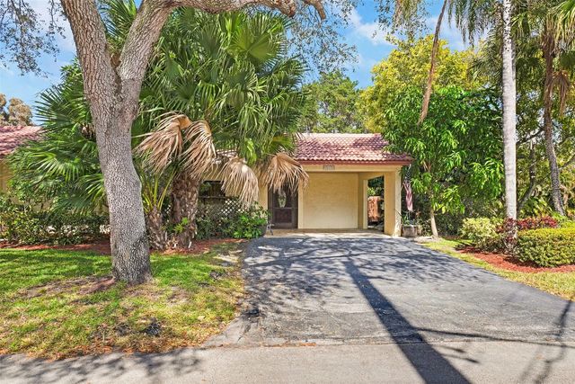 16131 Laurel Drive #33, Weston