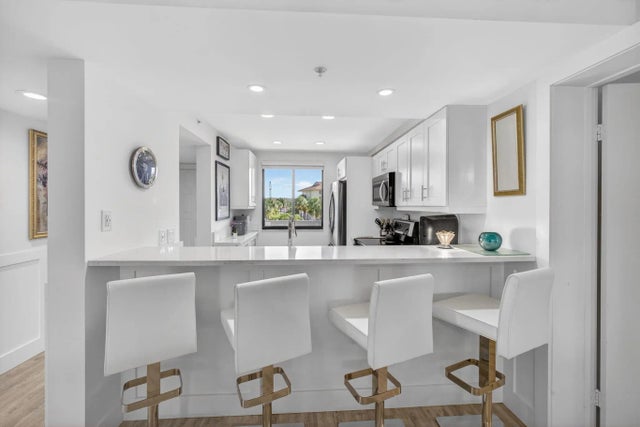 Photo of Listing #R11163108