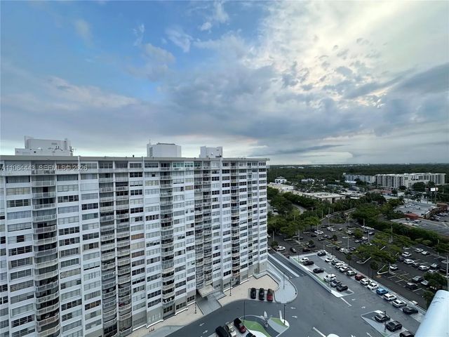 3 of 24 - 18051 Biscayne Boulevard #ph05, Aventura, FL