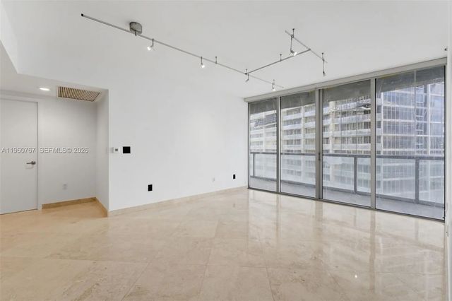 3 of 31 - 475 Brickell Avenue #3513, Miami, FL