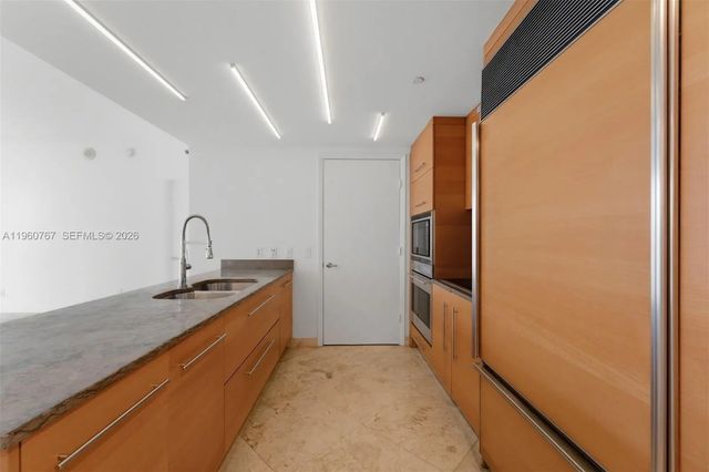 5 of 31 - 475 Brickell Avenue #3513, Miami, FL