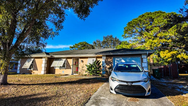 Photo of Listing #R11163171