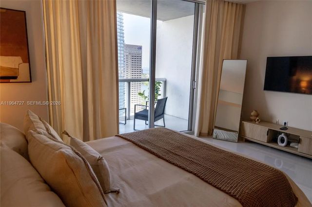 3 of 10 - 475 Brickell Avenue #3510, Miami, FL
