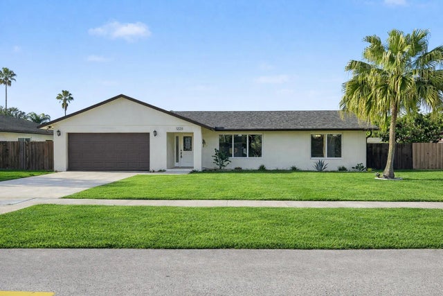 Photo of Listing #R11163257