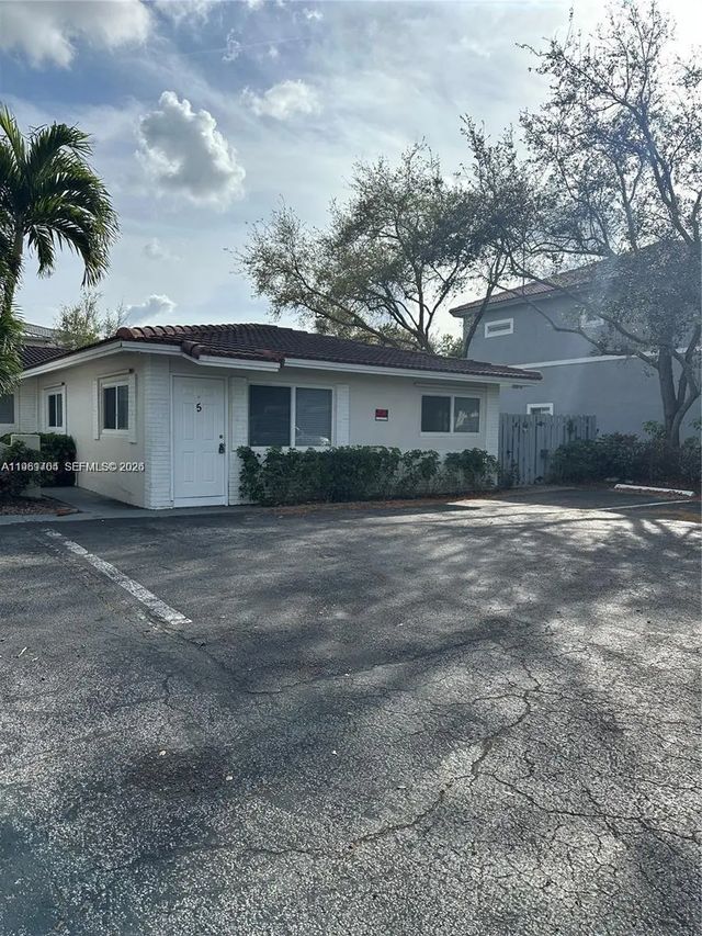 2 of 21 - 8704 Nw 38th Drive, Coral Springs, FL