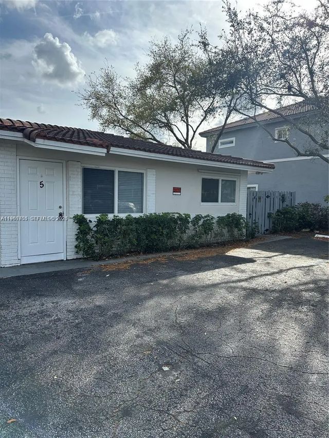 4 of 21 - 8704 Nw 38th Drive, Coral Springs, FL
