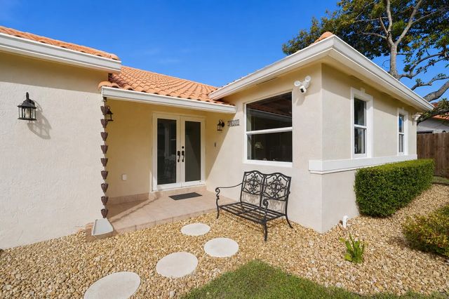 4 of 49 - 16921 Sw 92nd Court, Palmetto Bay, FL