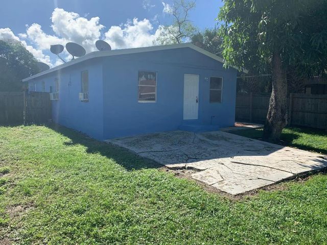 3 of 6 - 1017 13th Street, West Palm Beach, FL