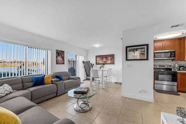 5 of 32 - 17501 Sw 140th Court, Miami, FL