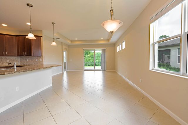 4 of 29 - 11008 Sw Winding Lakes Circle, Port St. Lucie, FL