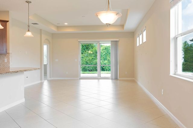 5 of 29 - 11008 Sw Winding Lakes Circle, Port St. Lucie, FL