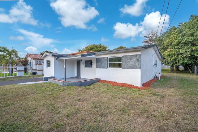 3 of 41 - 3531 Nw 9th Court, Lauderhill, FL