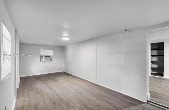 3 of 29 - 914 Nw 80th Street, Miami, FL