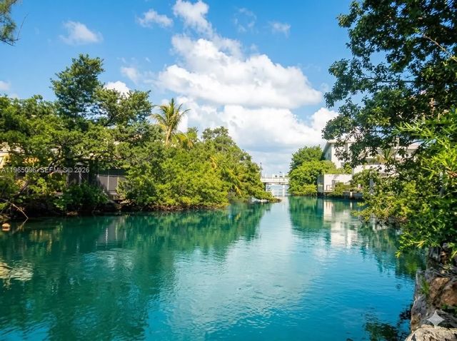 531 Ne 77, Miami